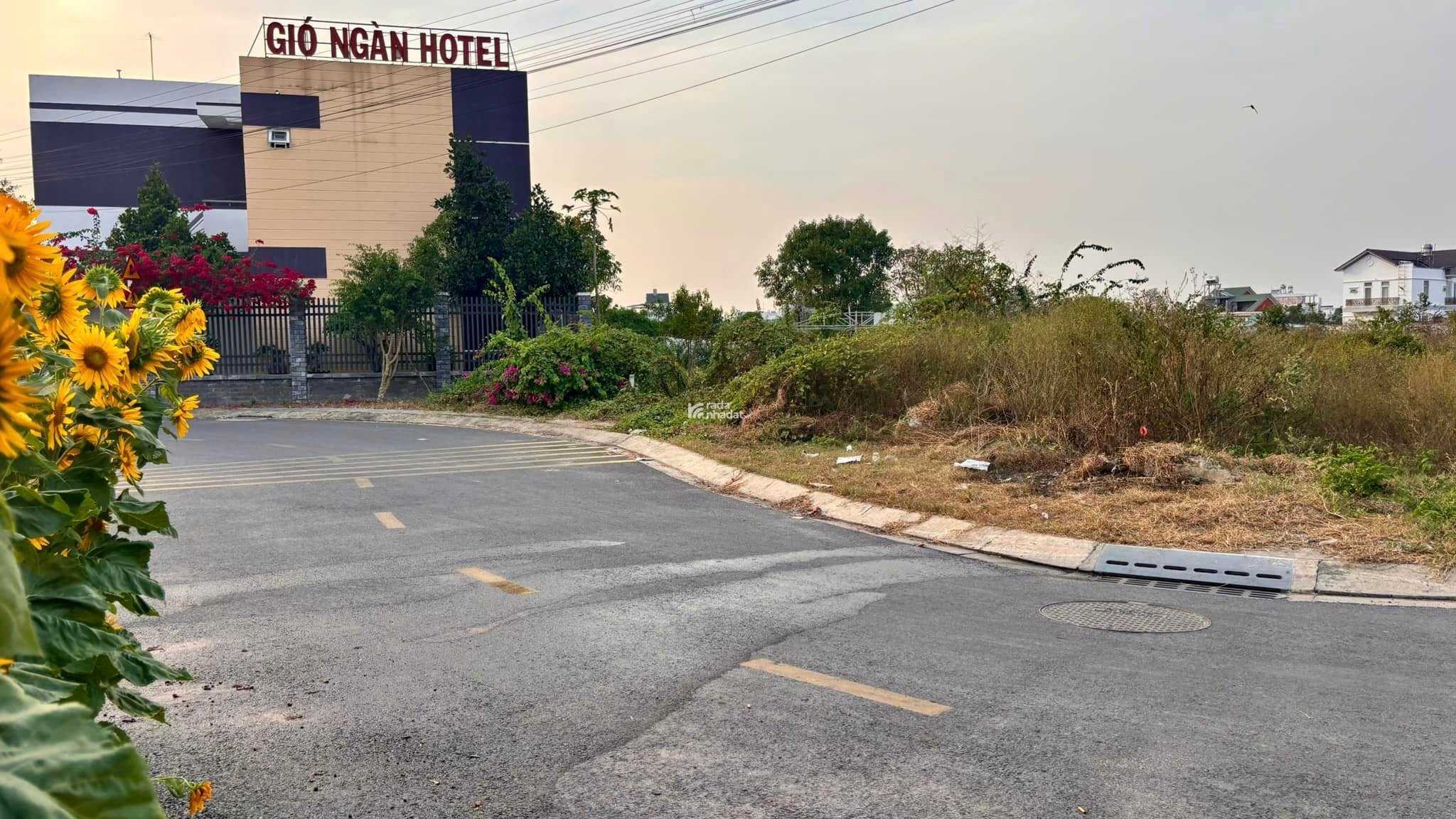 chính chủ bán nền đất 2 mặt tiền đường nhựa liêu bình hương và nhữ tiến hiền củ chi