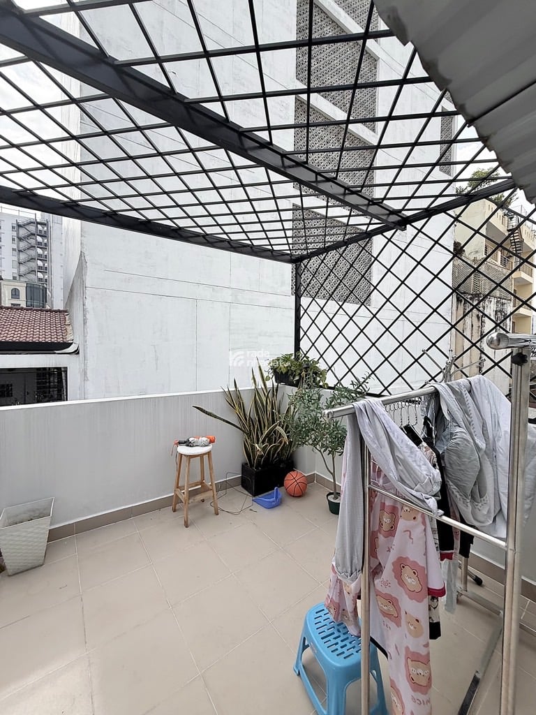 TRUNG TÂM TP. SÁT HẺM XE HƠI DUY TÂN, PHÚ NHUẬN, 20M2 CÓ KC Ở NGAY. GIẢM 350TR CHỈ CÒN 4.25T