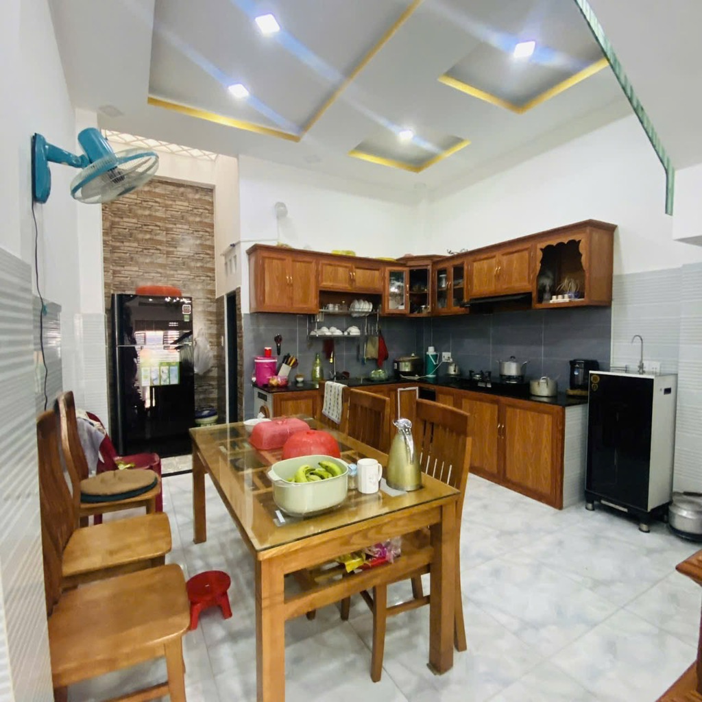 NGAY HƯƠNG LỘ 2 - GIÁP TÂN PHÚ - KỀ BÊN QUẬN 11 - NGAY NGÃ TƯ 4 XÃ