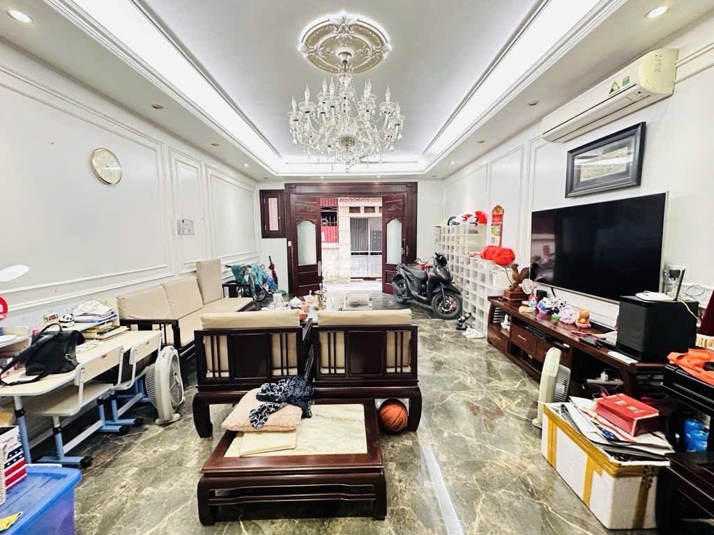 Bán nhà lô góc Thụy Khuê 70m, gần phố, vị trí hiếm sinh lời, giá 13,9 tỷ