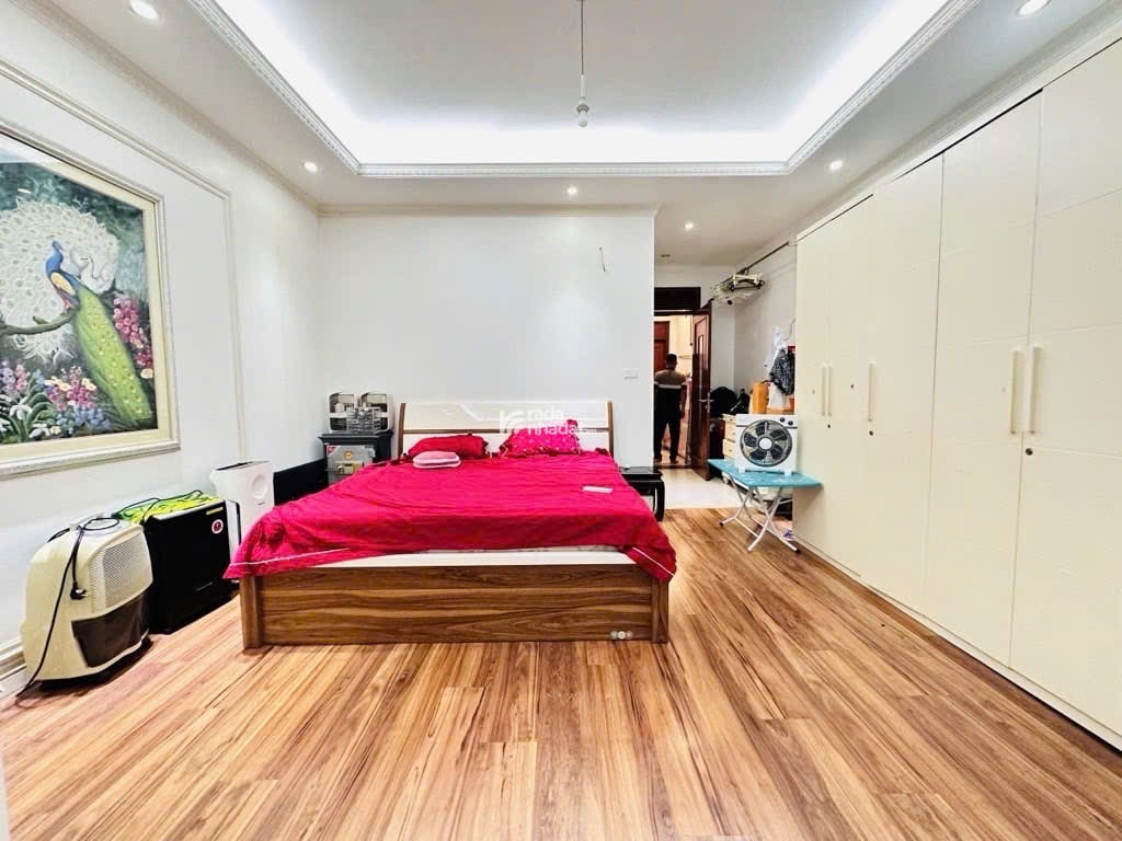 Bán nhà lô góc Thụy Khuê 70m, gần phố, vị trí hiếm sinh lời, giá 13,9 tỷ