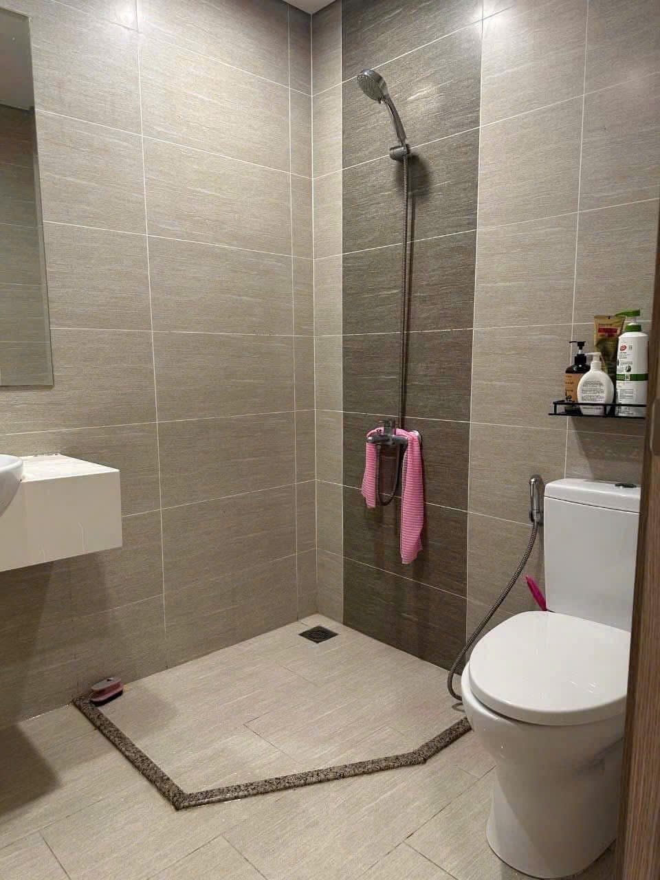 Giá tốt, bán nhanh căn 2PN 2WC Khu Origami Vin Q9. DT 59m2 chỉ 2,8 tỷ full nội thất