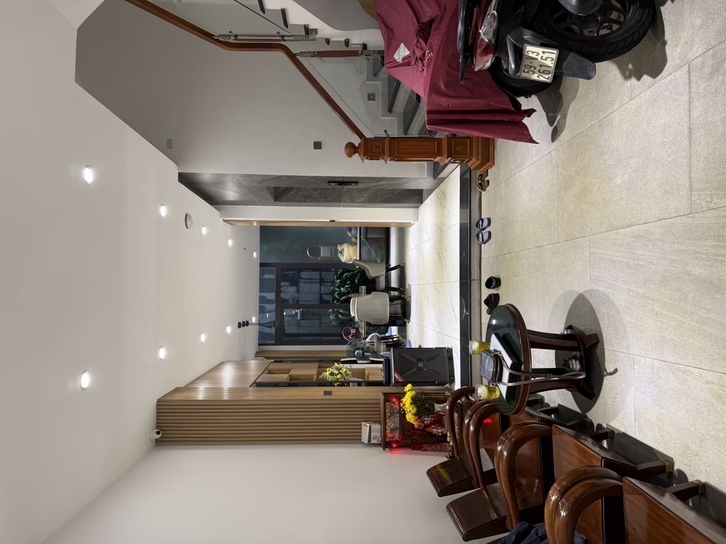 NGANG 5M_ NHÀ CÓ THANG MÁY- XE HƠI NGỦ TRONG NHÀ Diện tích : 5m x 16.8m- 1 trệt , 2 lầu