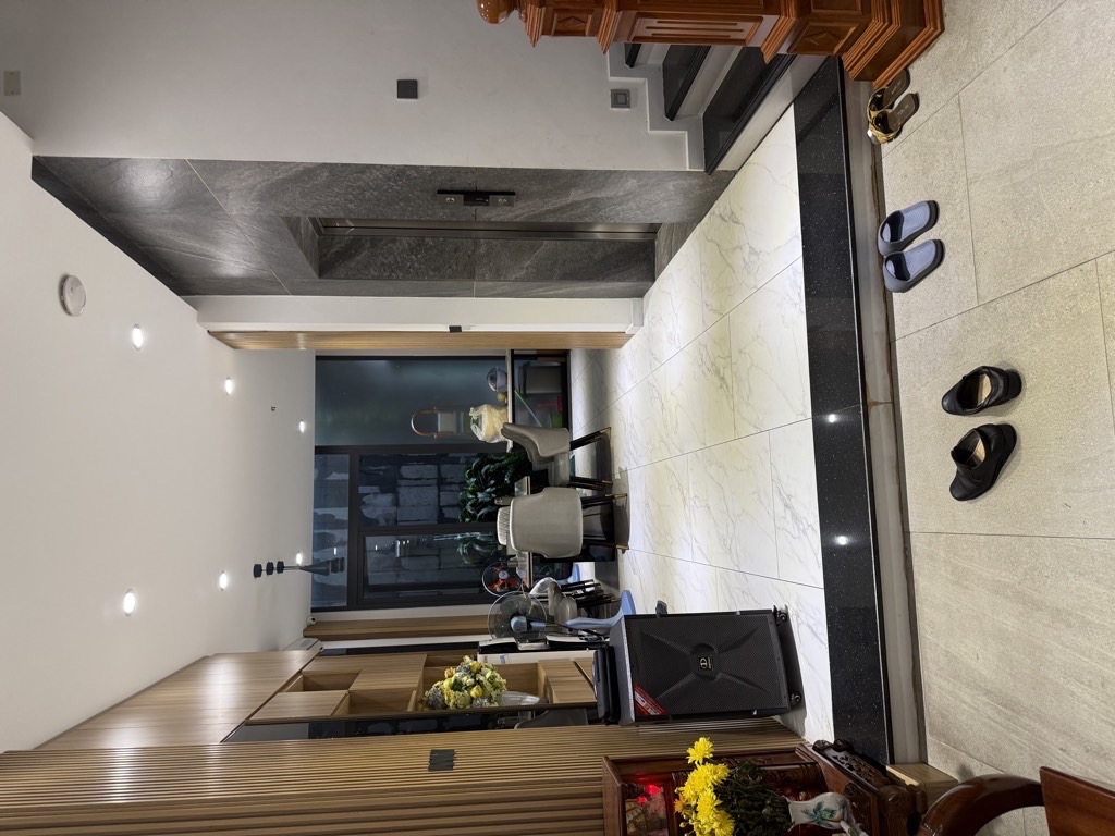 NGANG 5M_ NHÀ CÓ THANG MÁY- XE HƠI NGỦ TRONG NHÀ Diện tích : 5m x 16.8m- 1 trệt , 2 lầu