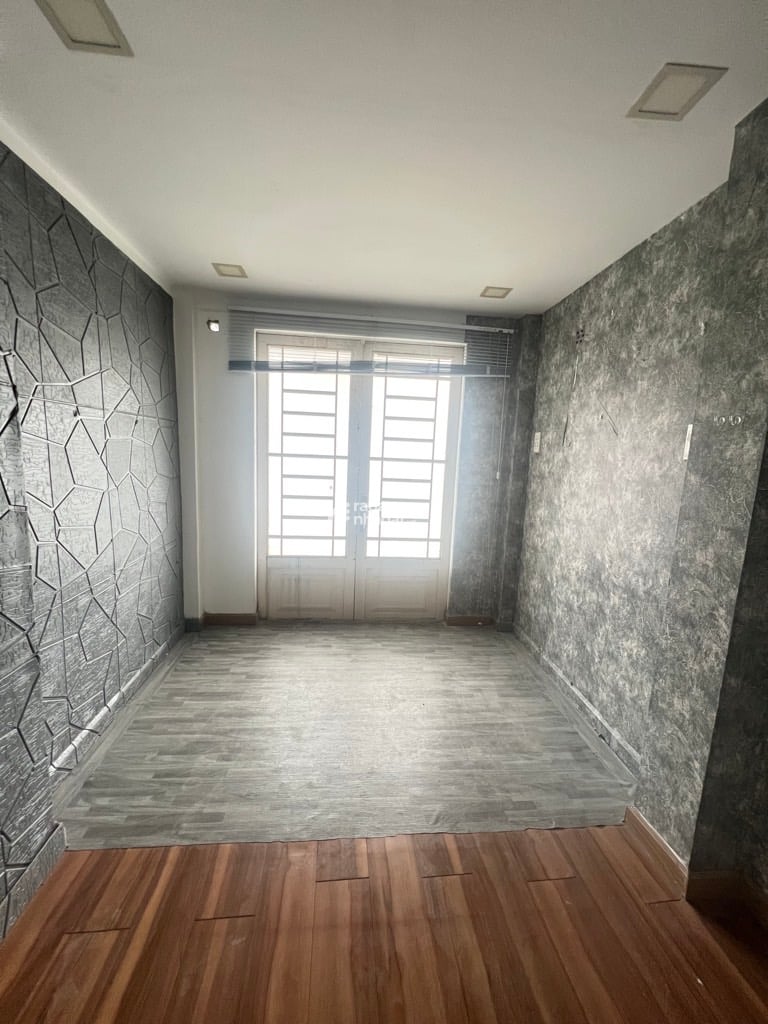 HẺM XE HƠI KHU BÀU CÁT, TÂN BÌNH, 26M2 CÓ KC Ở NGAY. GIẢM 550TR CHỈ 4T 