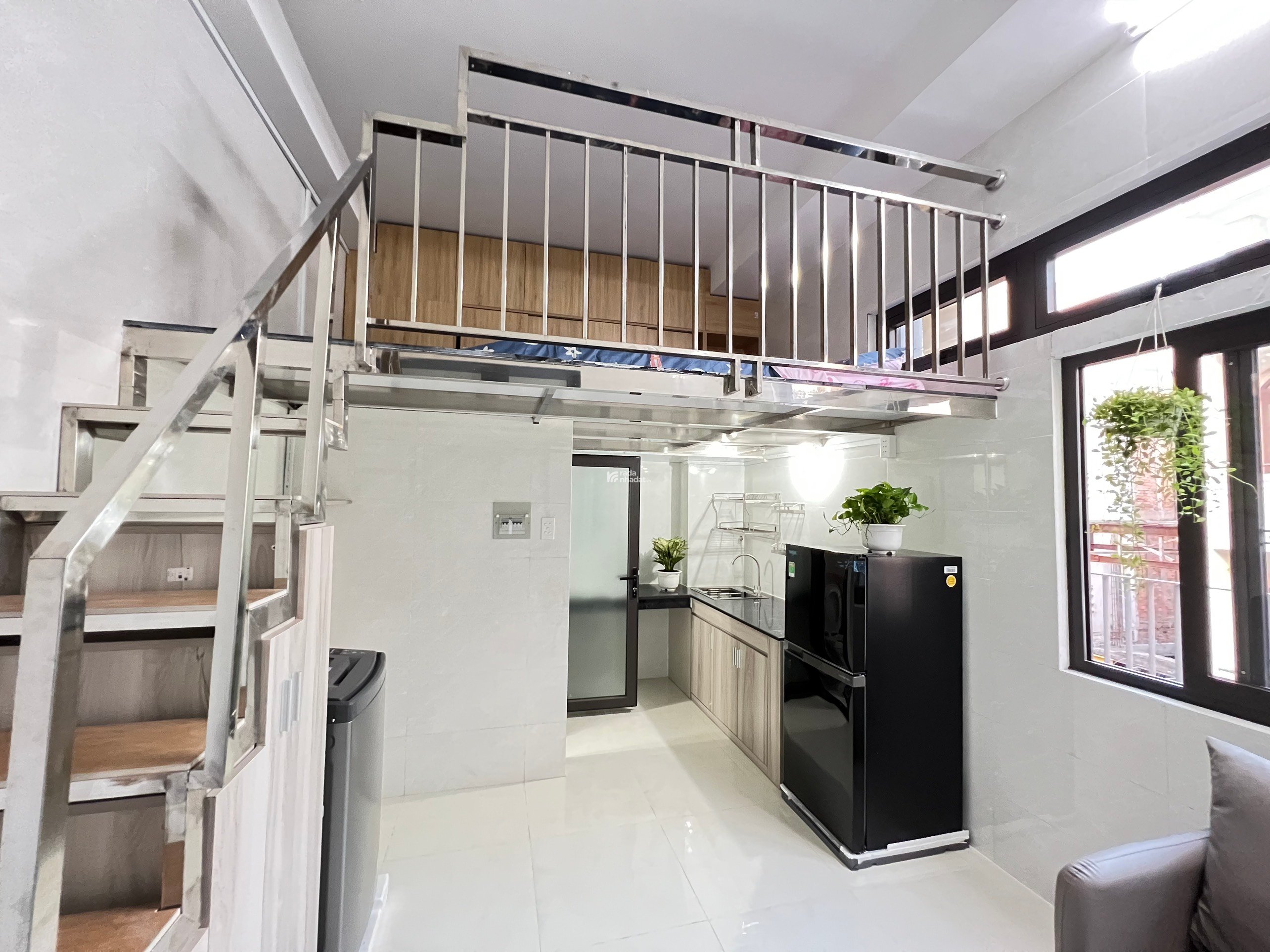 Cho thuê phòng có gác tại quận 10, có thang máy, máy giặt riêng, gần Bách Khoa, UEH, Huflit