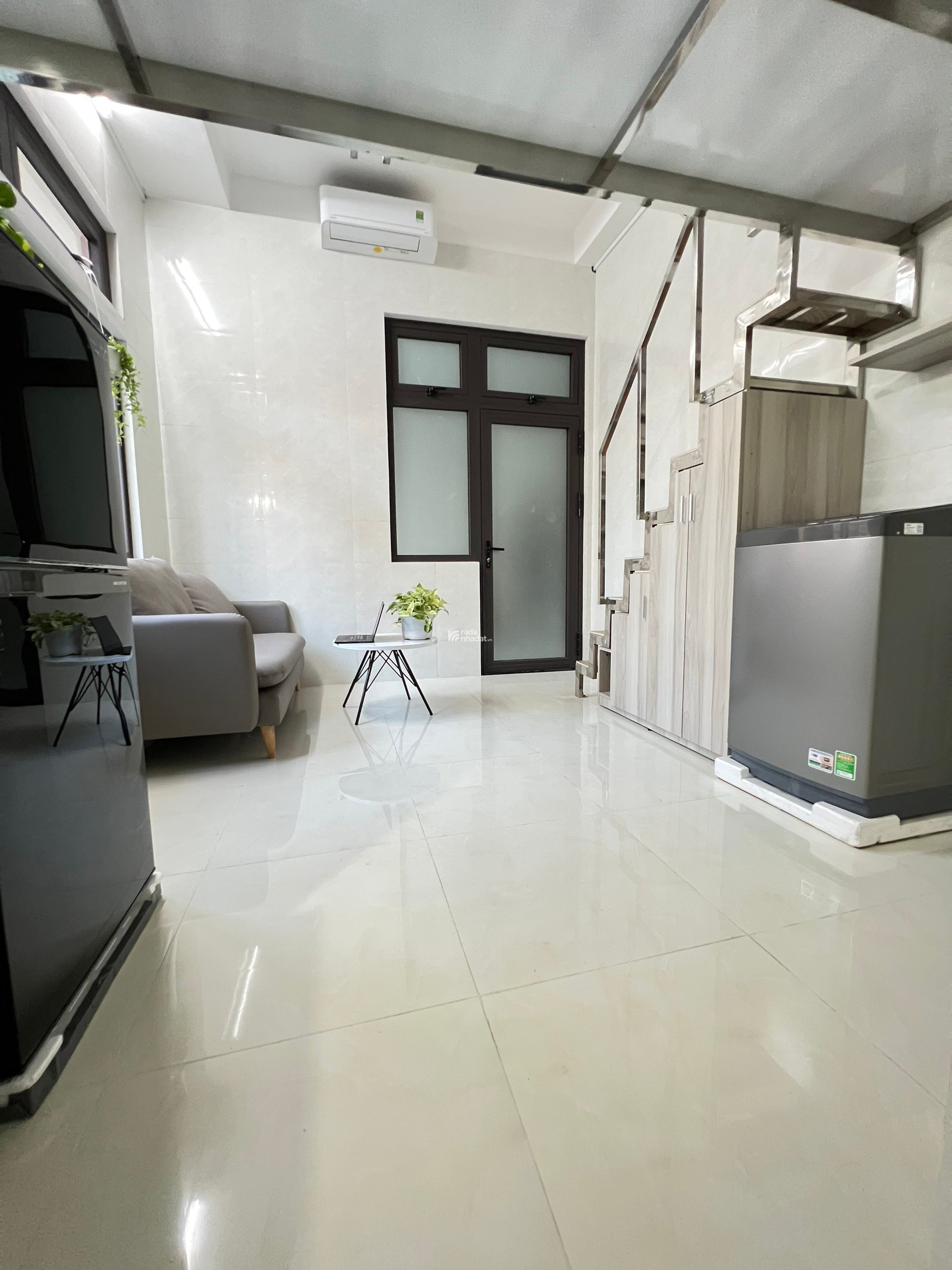 Cho thuê phòng có gác tại quận 10, có thang máy, máy giặt riêng, gần Bách Khoa, UEH, Huflit