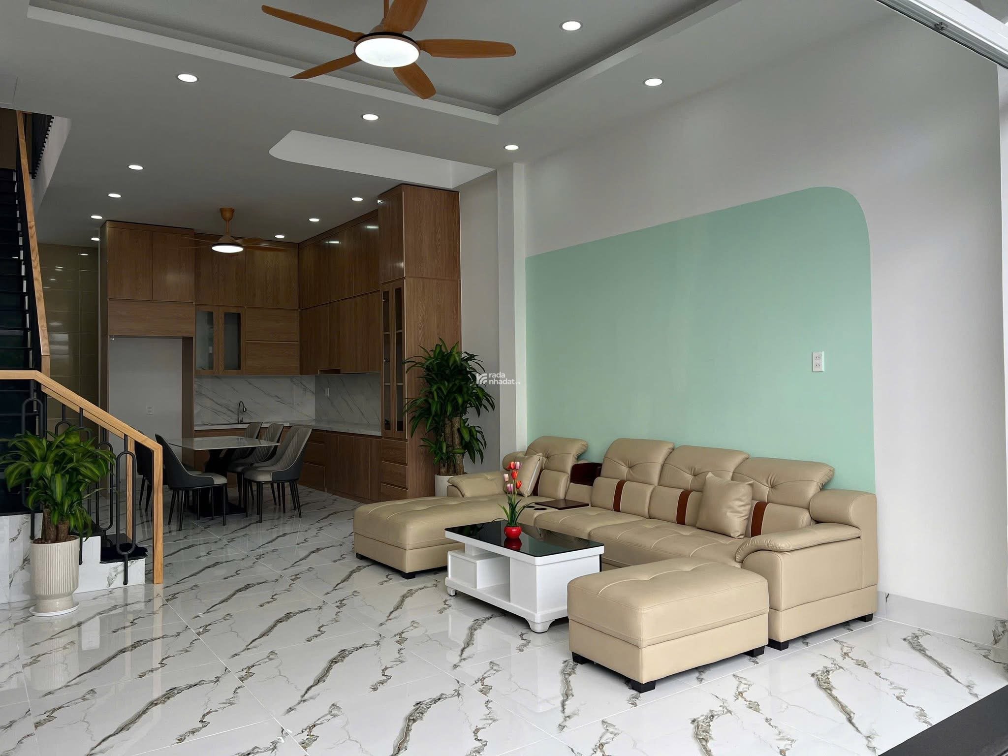 Chính chủ bán nhà mới xây mặt tiền đường nhựa QL1A