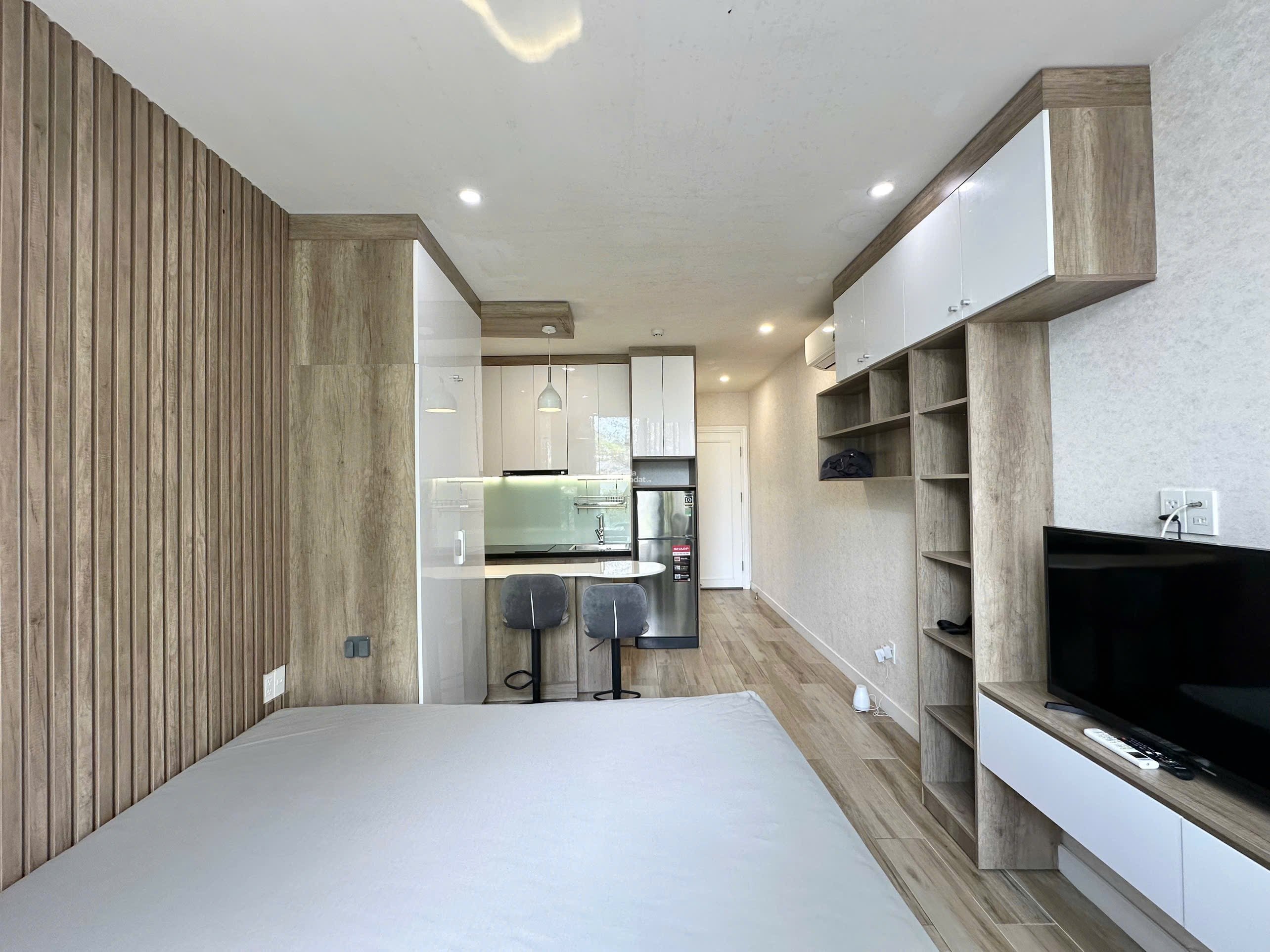 Căn hộ cho thuê ban công cao cấp, full nội thất Lê Văn Sỹ Q3 gần ĐH Sư Phạm