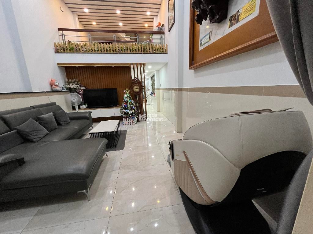 NHÀ 3 TẦNG - HẺM XE HƠI LÝ THUYẾT - GIÁP GÒ VẤP - GẦN GA T3 & SIÊU THỊ EMART