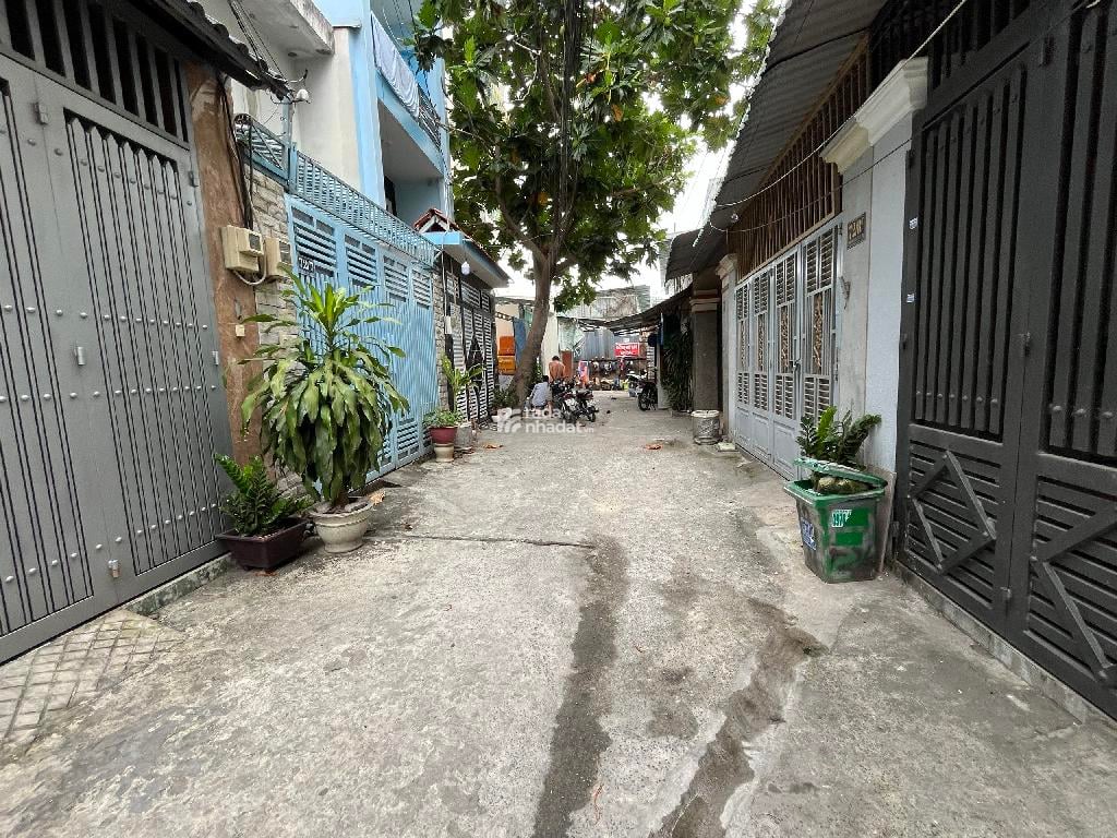 NHÀ 3 TẦNG - HẺM XE HƠI LÝ THUYẾT - GIÁP GÒ VẤP - GẦN GA T3 & SIÊU THỊ EMART