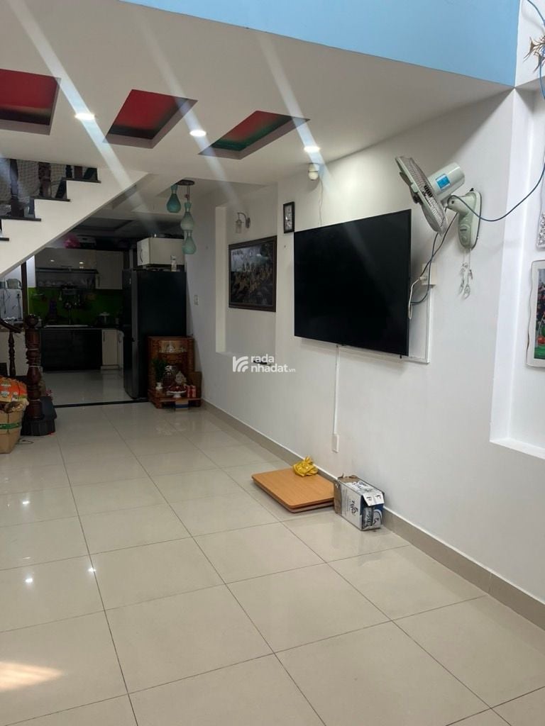 NHÀ MỚI ĐẸP Ở NGAY HẺM NHỰA XE HƠI TRÁNH NHAU, GẦN ĐH NGÂN HÀNG 4 TẦNG, 4X15 CHỈ 10 TỶ.