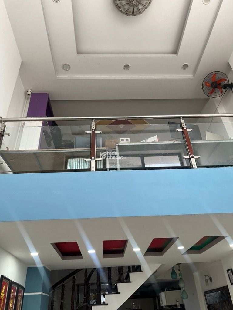 NHÀ MỚI ĐẸP Ở NGAY HẺM NHỰA XE HƠI TRÁNH NHAU, GẦN ĐH NGÂN HÀNG 4 TẦNG, 4X15 CHỈ 10 TỶ.