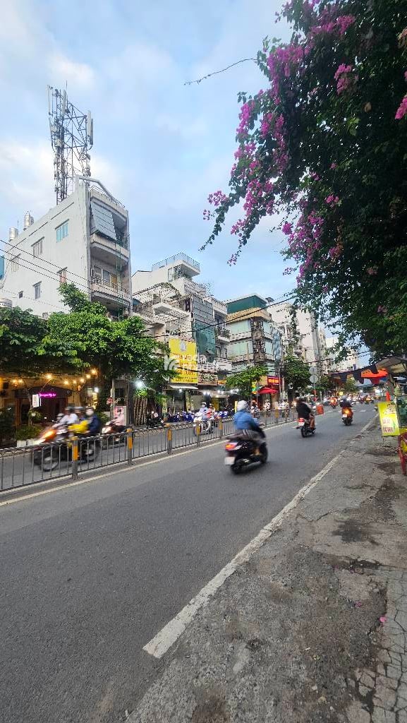 KHU ETOWN, HẺM XE HƠI TRƯỜNG CHINH, TÂN BÌNH, 30M2 CÓ KC Ở NGAY. GIẢM 350TR CHỈ CÒN 5T TL 