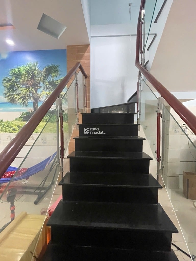 NGÃ TƯ 4 XÃ- HƯƠNG LỘ 2- BÌNH TÂN-DT: 4*14M- 2 TẦNG- 5 TỶ 7