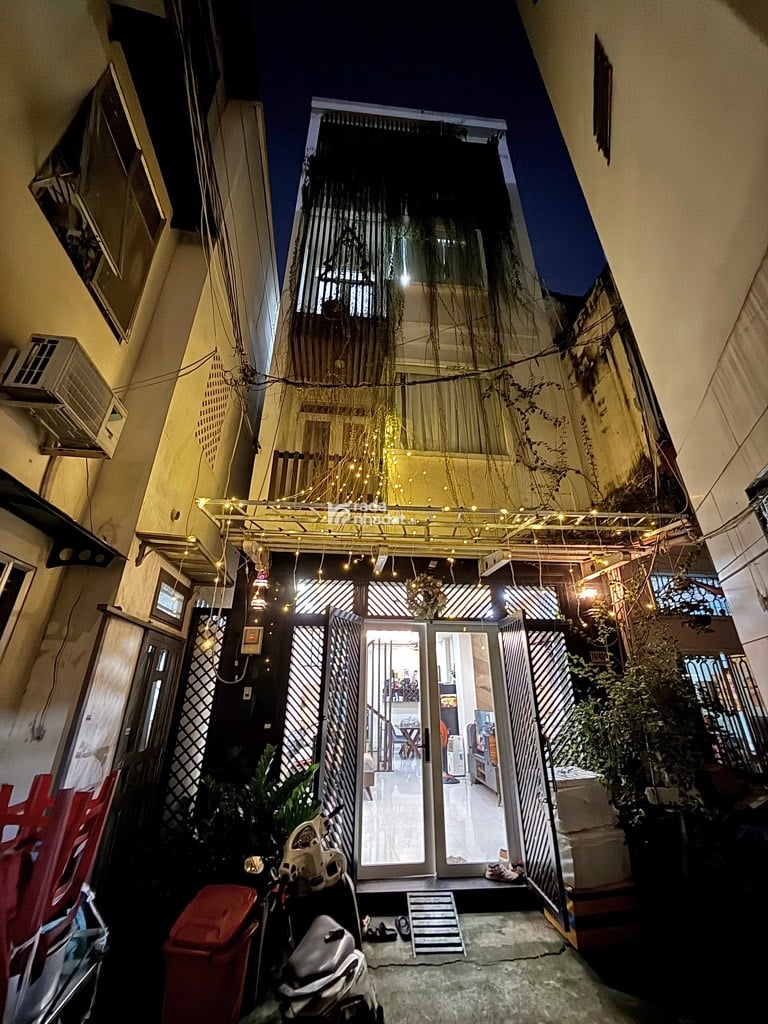 BÁN NHÀ PHÚ NHUẬN – TRƯƠNG QUỐC DUNG – 4 TẦNG - 5PN KHÉP KÍN – GẦN CÔNG VIÊN HOÀNG VĂN THỤ - 11 TỶ