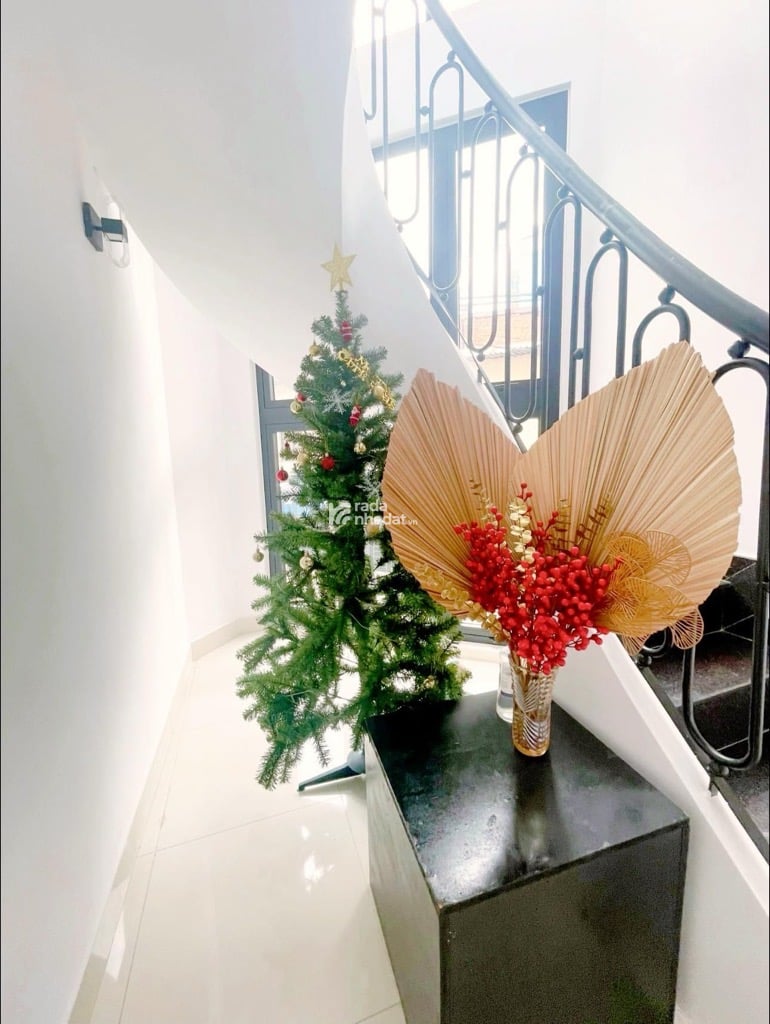 NHÀ 3 TẦNG MỚI ĐẸP - TRỊNH ĐÌNH TRỌNG - TÂN PHÚ - 60M2 - NGANG 5M - FULL NỘI THẤT - HẺM THÔNG Ô TÔ