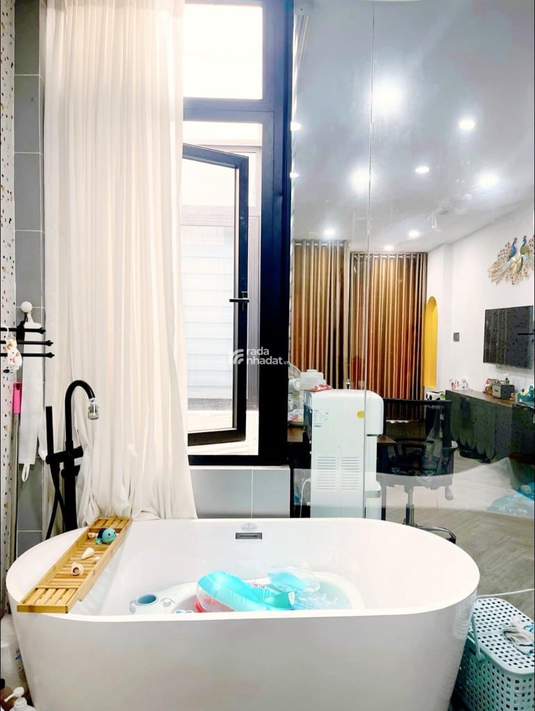 NHÀ 3 TẦNG MỚI ĐẸP - TRỊNH ĐÌNH TRỌNG - TÂN PHÚ - 60M2 - NGANG 5M - FULL NỘI THẤT - HẺM THÔNG Ô TÔ