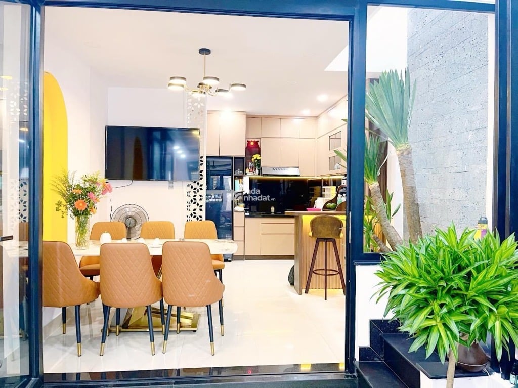 NHÀ 3 TẦNG MỚI ĐẸP - TRỊNH ĐÌNH TRỌNG - TÂN PHÚ - 60M2 - NGANG 5M - FULL NỘI THẤT - HẺM THÔNG Ô TÔ
