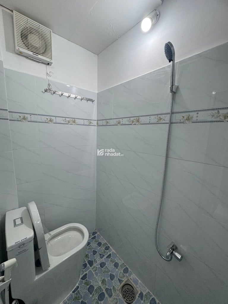 NGAY CHỢ PHẠM VĂN HAI, NGÔ THỊ THU MINH, TÂN BÌNH, 10M2 CÓ KC Ở NGAY. GIẢM 350TR CHỈ CÒN 2.5T TL