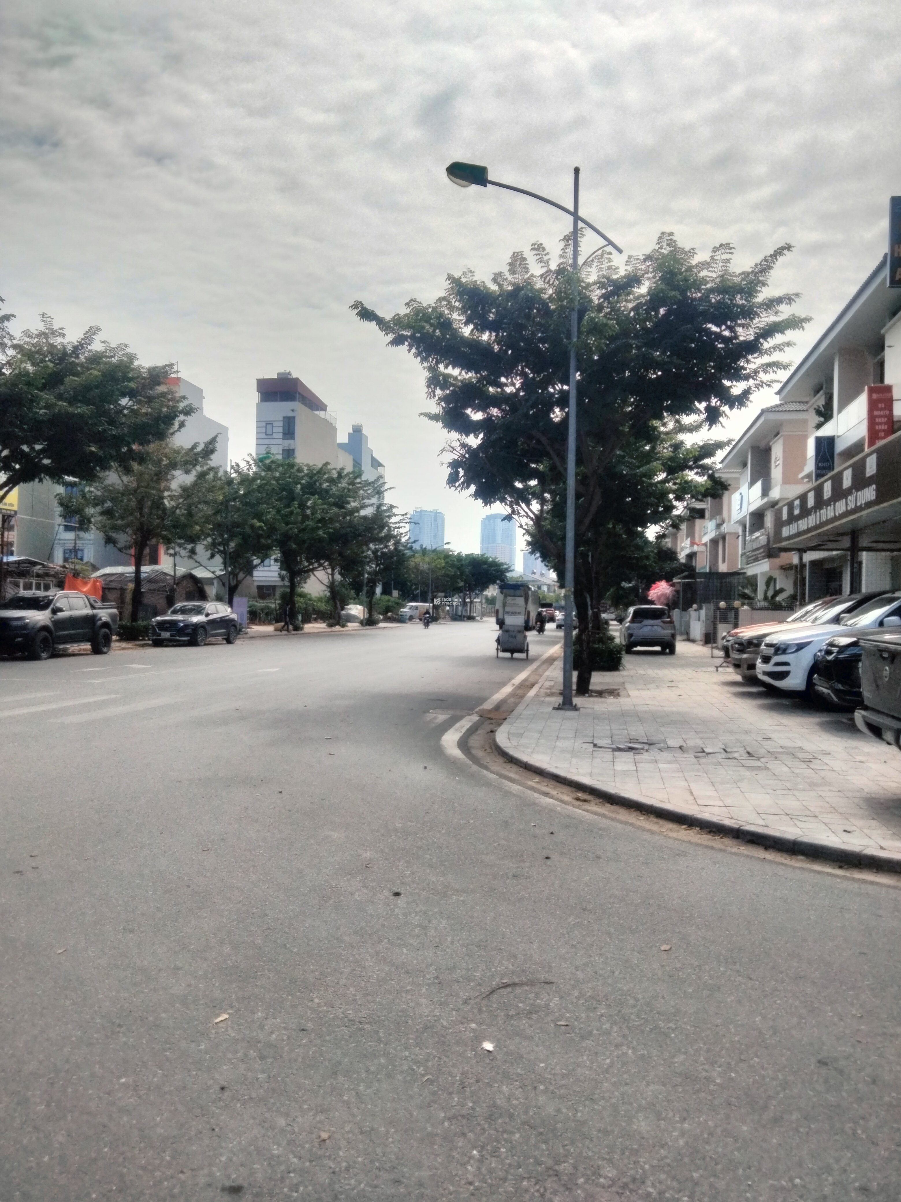 BIỆT THỰ DƯƠNG NỘI LÔ GÓC : 300m2 .3 tầng 1 tum Mặt Tiền 10m  giá 44,5 tỷ  - AN PHÚ shop Villa , 