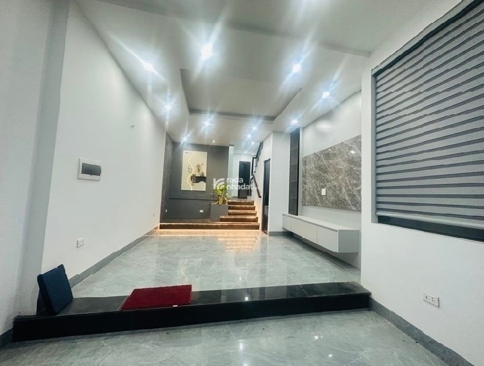 NHỈNH 10 TỶ - 5 TẦNG 50M2 - TRẦN CUNG - NHÀ ĐẸP - THANG MÁY - Ở LUÔN - FULL NỘI THẤT