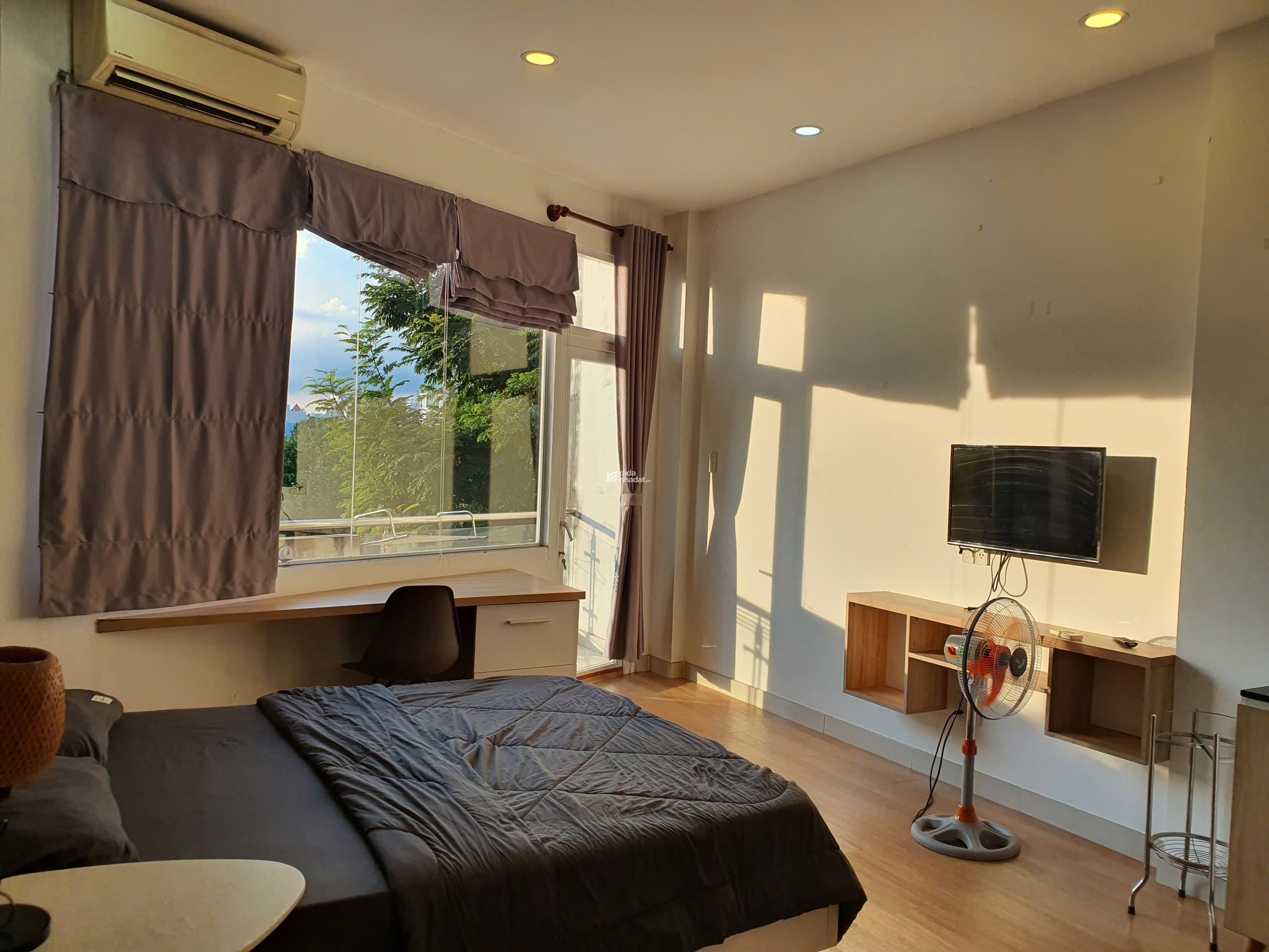 Căn Hộ View Bờ Kè Hoàng Sa Quận 3 Gần Đại Học Kinh Tế, Cầu Lê Văn Sỹ