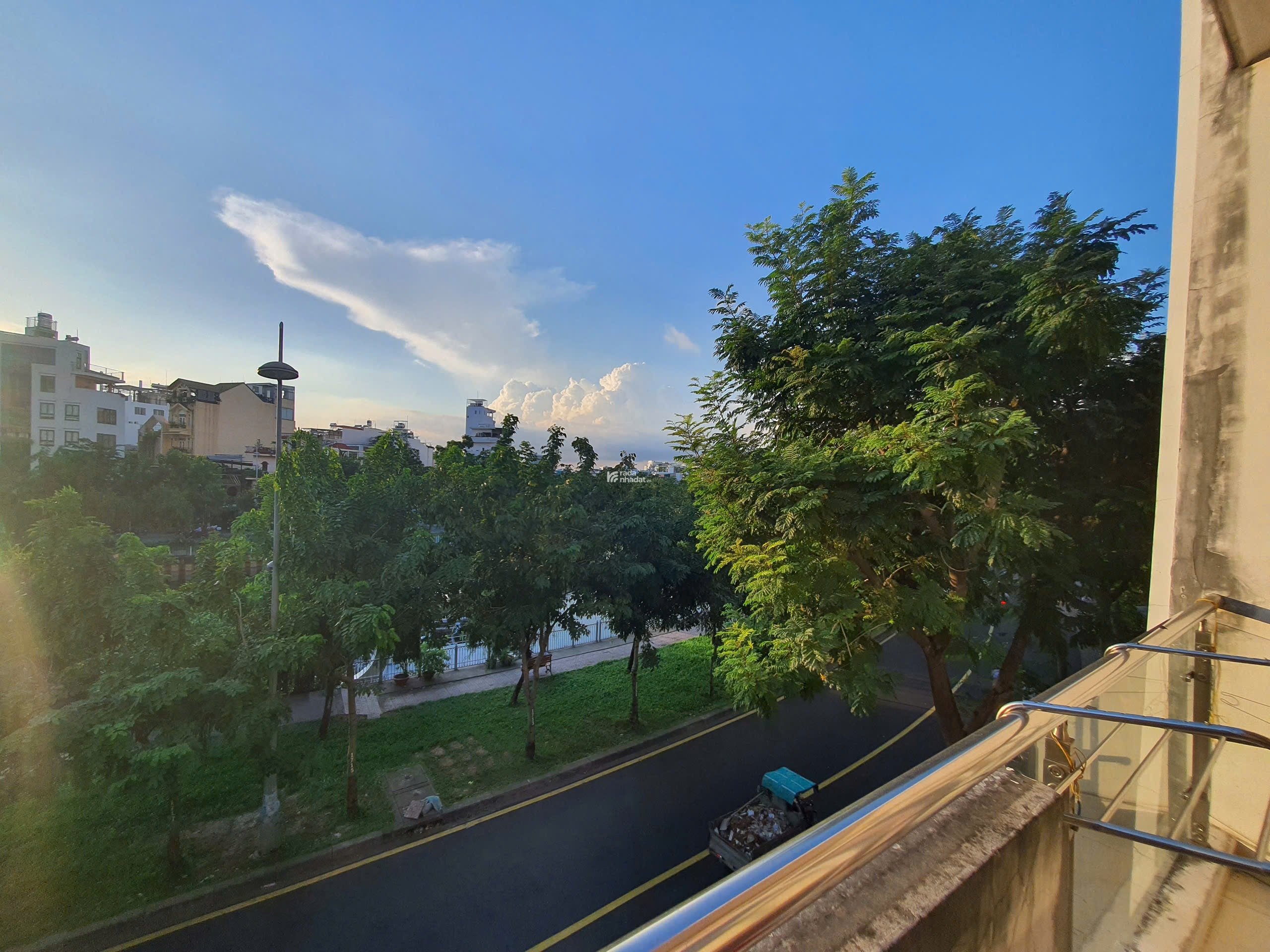 Căn Hộ View Bờ Kè Hoàng Sa Quận 3 Gần Đại Học Kinh Tế, Cầu Lê Văn Sỹ