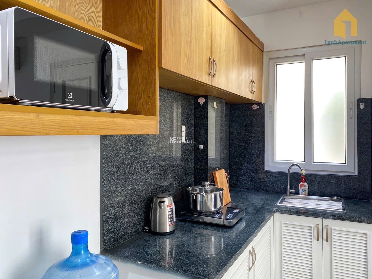 Cho Thuê Căn Hộ Full Nội Thất Cửa Sổ 1PN Có Thang Máy Quận 1
