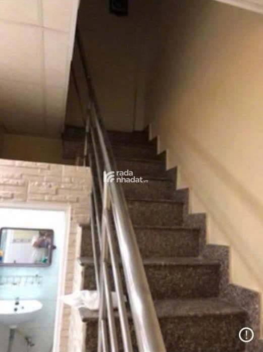 Bán nhà cũ trong hẻm tiện xây mới -  HXH - Hẻm thông Cư Xá Đồng Tiến, Thành Thái, tại Quận 10.