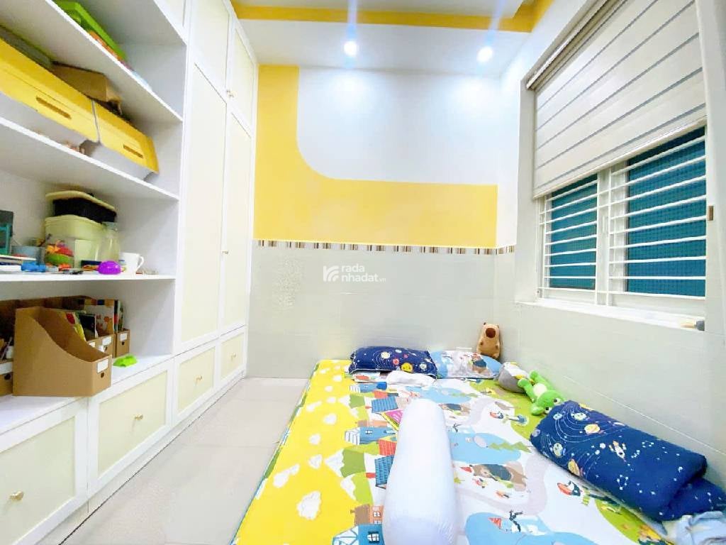 VỊ TRÍ CỰC ĐẸP - VÀI CĂN RA MẶT TIỀN ĐỘC LẬP TÂN PHÚ - 4 TẦNG - NHÀ MỚI Ở NGAY - HOÀN CÔNG