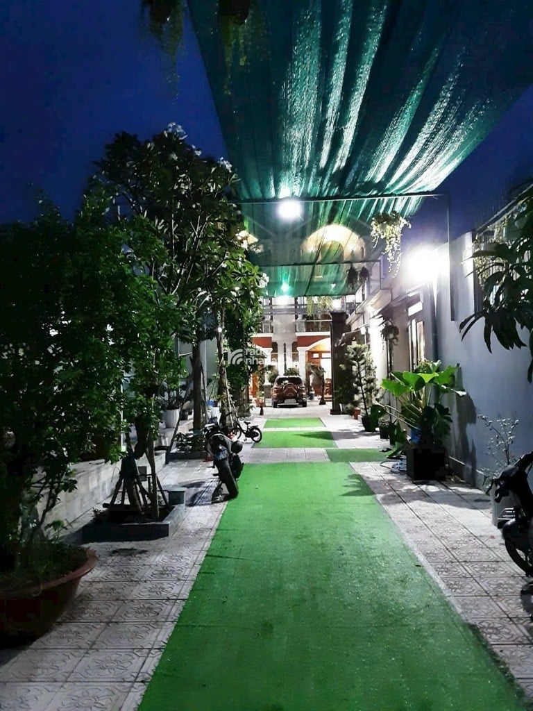 BIỆT THỰ SÂN VƯỜN, HẺM XE TẢI TRÁNH, GẦN QL13, NGANG 10m, DT 476m2, CHỈ 25 TỶ.