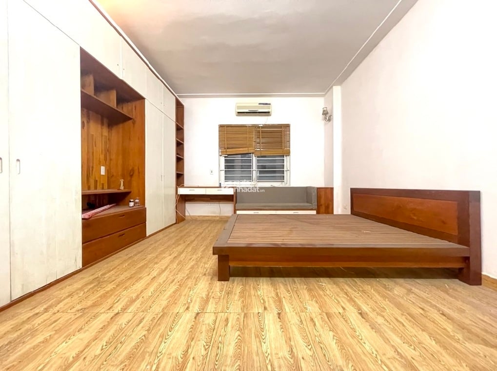 HOÀNG QUỐC VIỆT - 5 TẦNG - NHÀ MỚI - SỔ VUÔNG - 38M2 - 9 TỶ - NỘI THẤT SANG TRỌNG