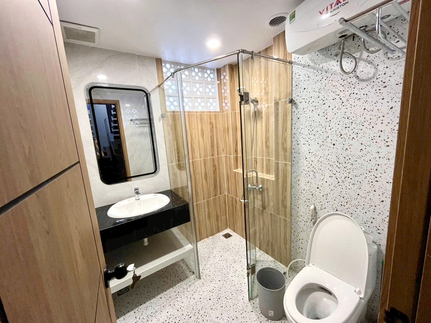 NGUYÊN CĂN 3 PHÒNG NGỦ MỚI ĐẸP HẺM XE HƠI CÓ ST -  GÒ VẤP 