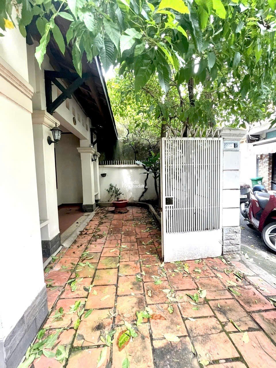 GẤP BÁN BIỆT THỰ CHÂU ÂU NGANG 10.5M - GIẢM 5.35 TỶ CHỈ CÒN 26.65 TỶ