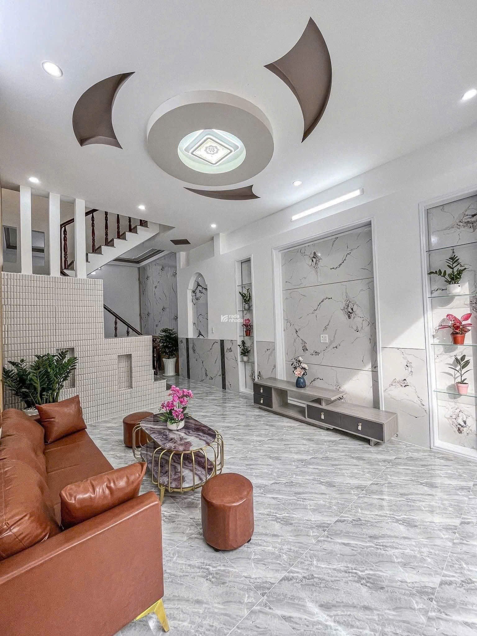 Bán nhà diện tích lớn gần Đại học Sư Phạm Kĩ Thuật 3 phòng ngủ Giá 1 tỷ 780( bao sang tên)