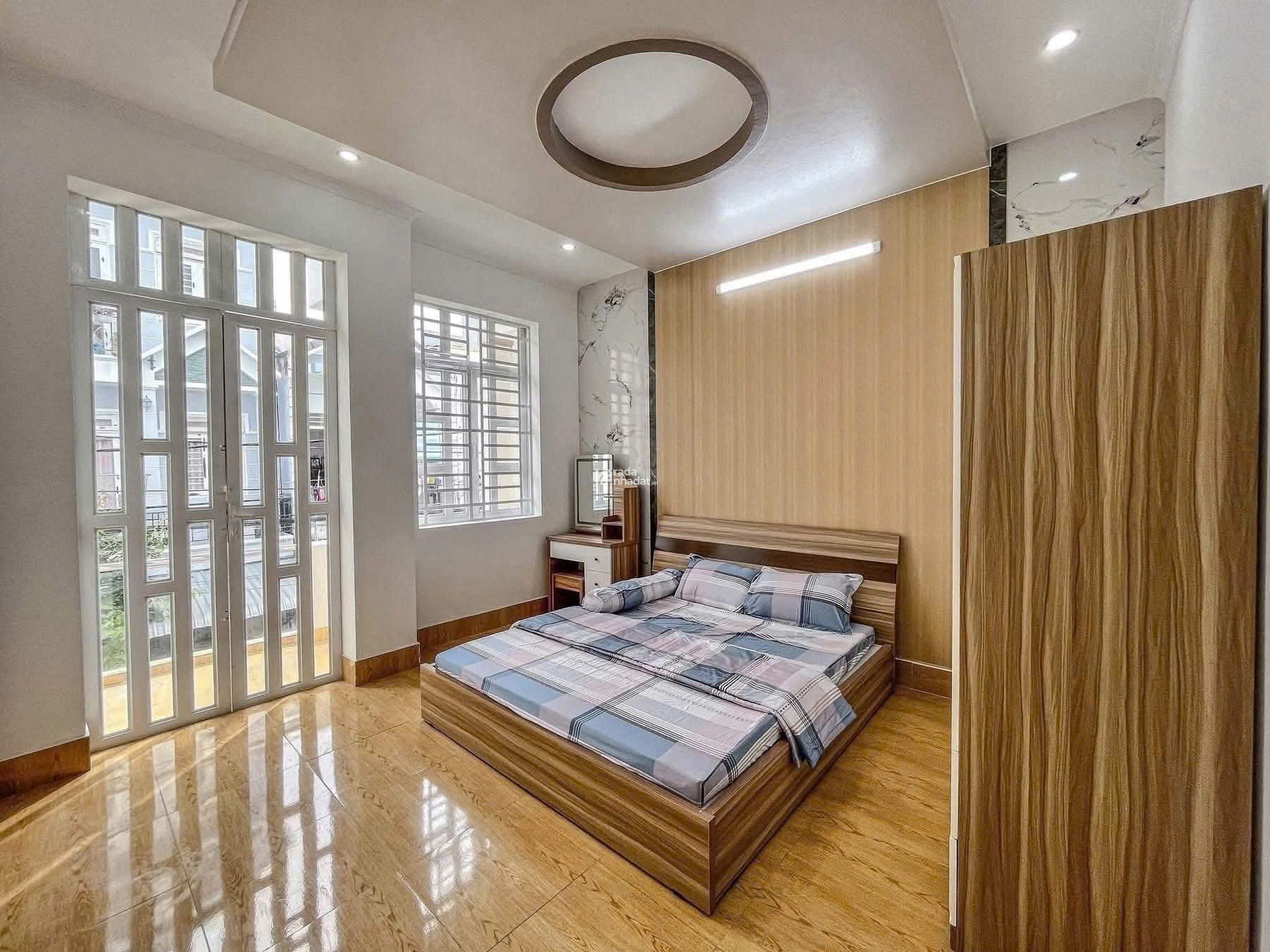 Bán nhà diện tích lớn gần Đại học Sư Phạm Kĩ Thuật 3 phòng ngủ Giá 1 tỷ 780( bao sang tên)
