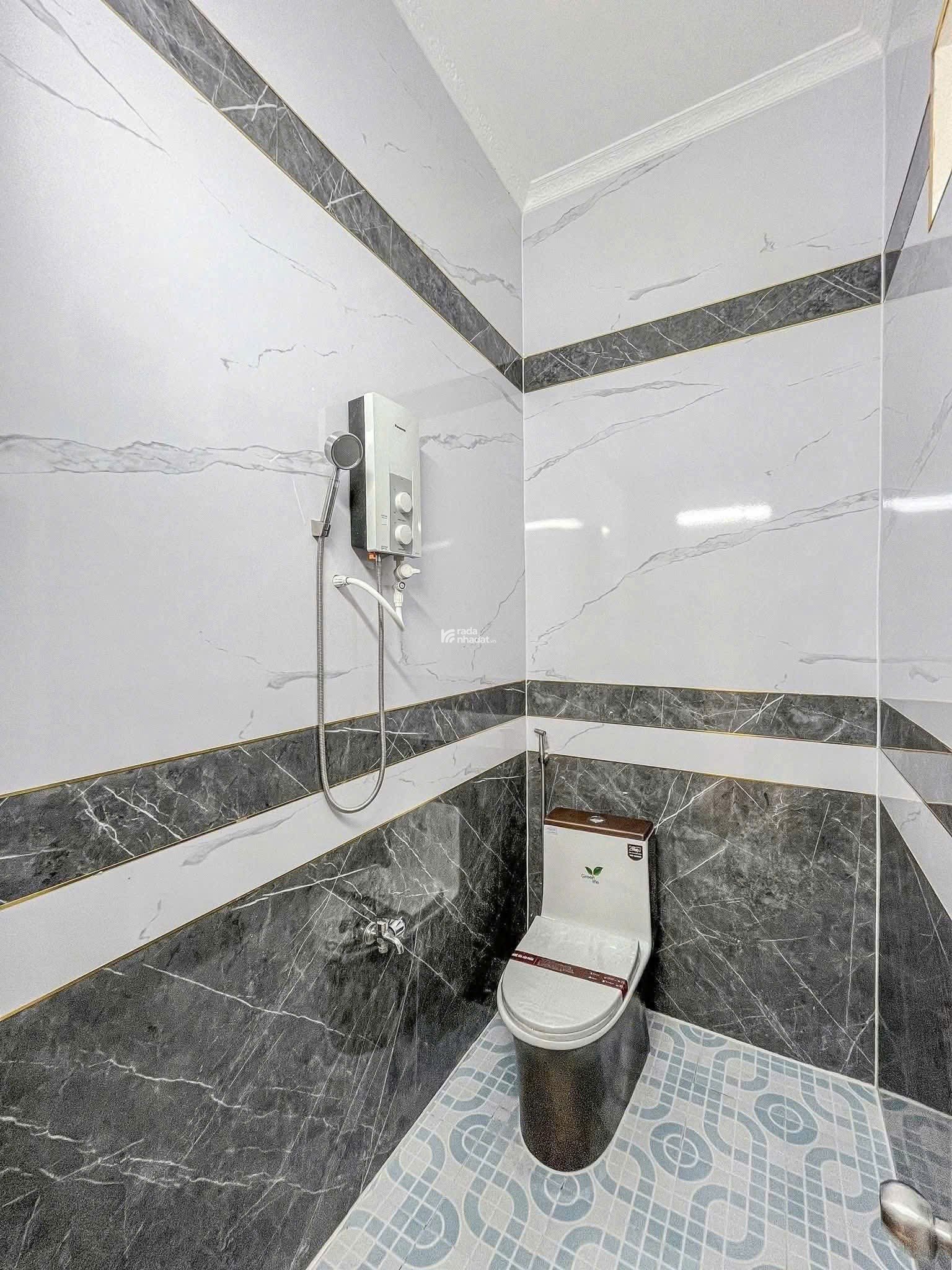 Bán nhà diện tích lớn gần Đại học Sư Phạm Kĩ Thuật 3 phòng ngủ Giá 1 tỷ 780( bao sang tên)
