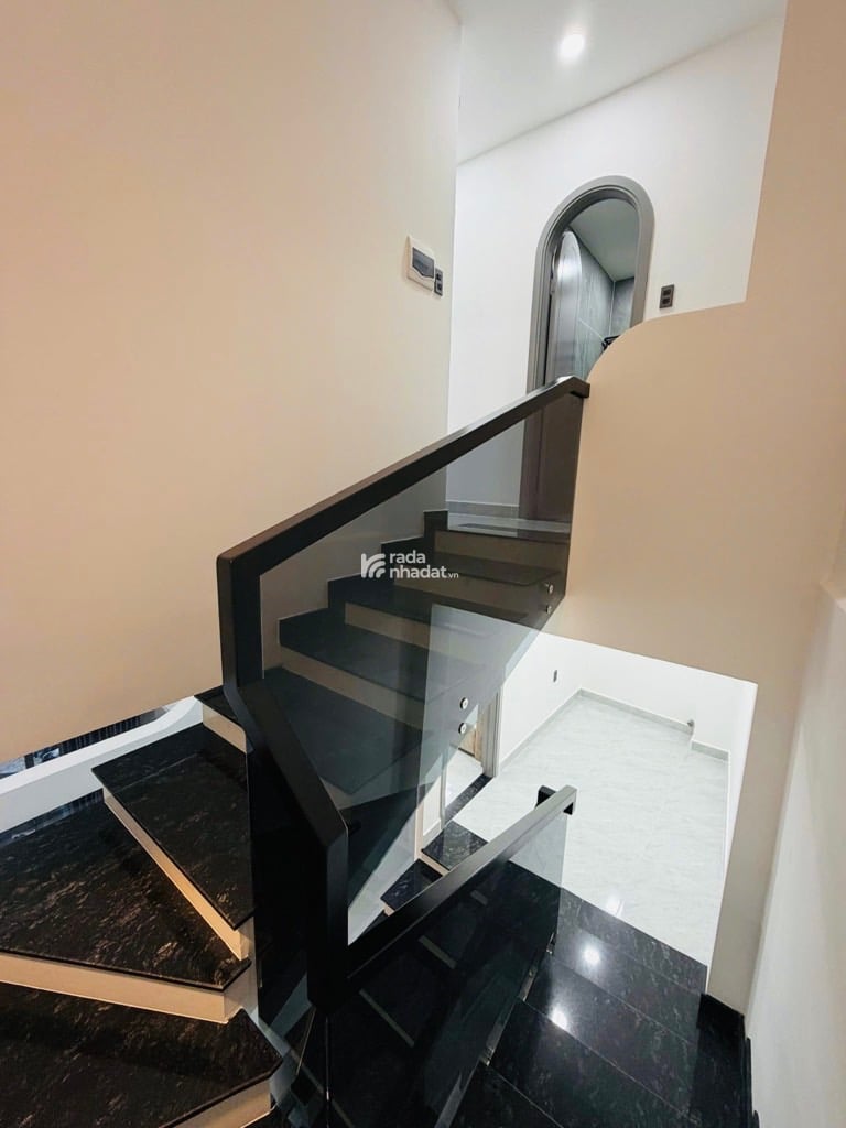 NHÀ ĐẸP NGAY LÝ THƯỜNG KIỆT- 45M2 3 TẦNG NHỈNH 6 TỶ