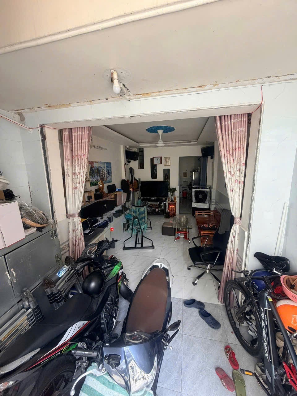 Quận 8 -hẻm 4m - 2 tầng 2pn giá chỉ 3 tỷ hơn.