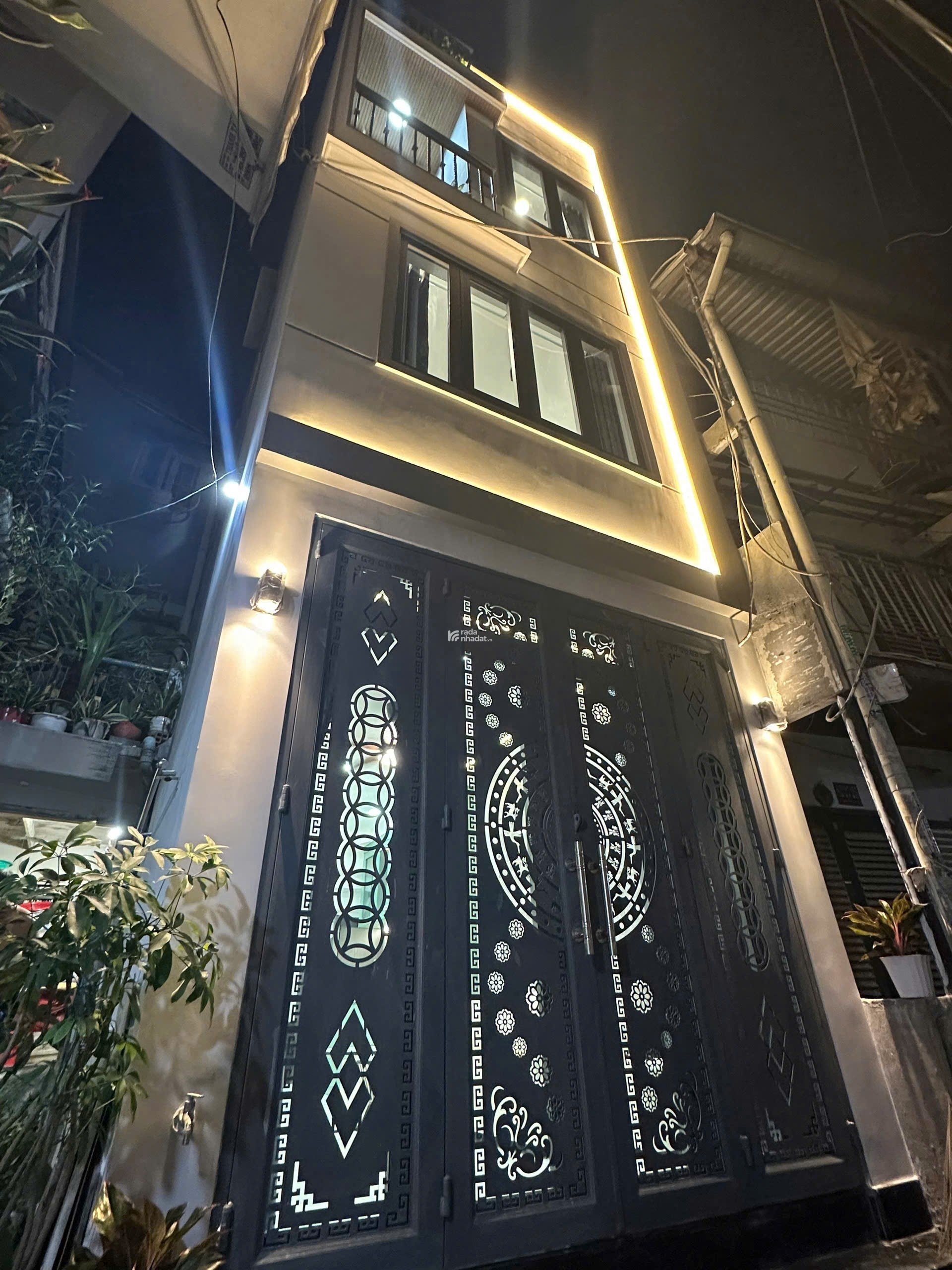  **BÁN NHÀ HẺM 82 LÝ CHÍNH THẮNG QUẬN 3**