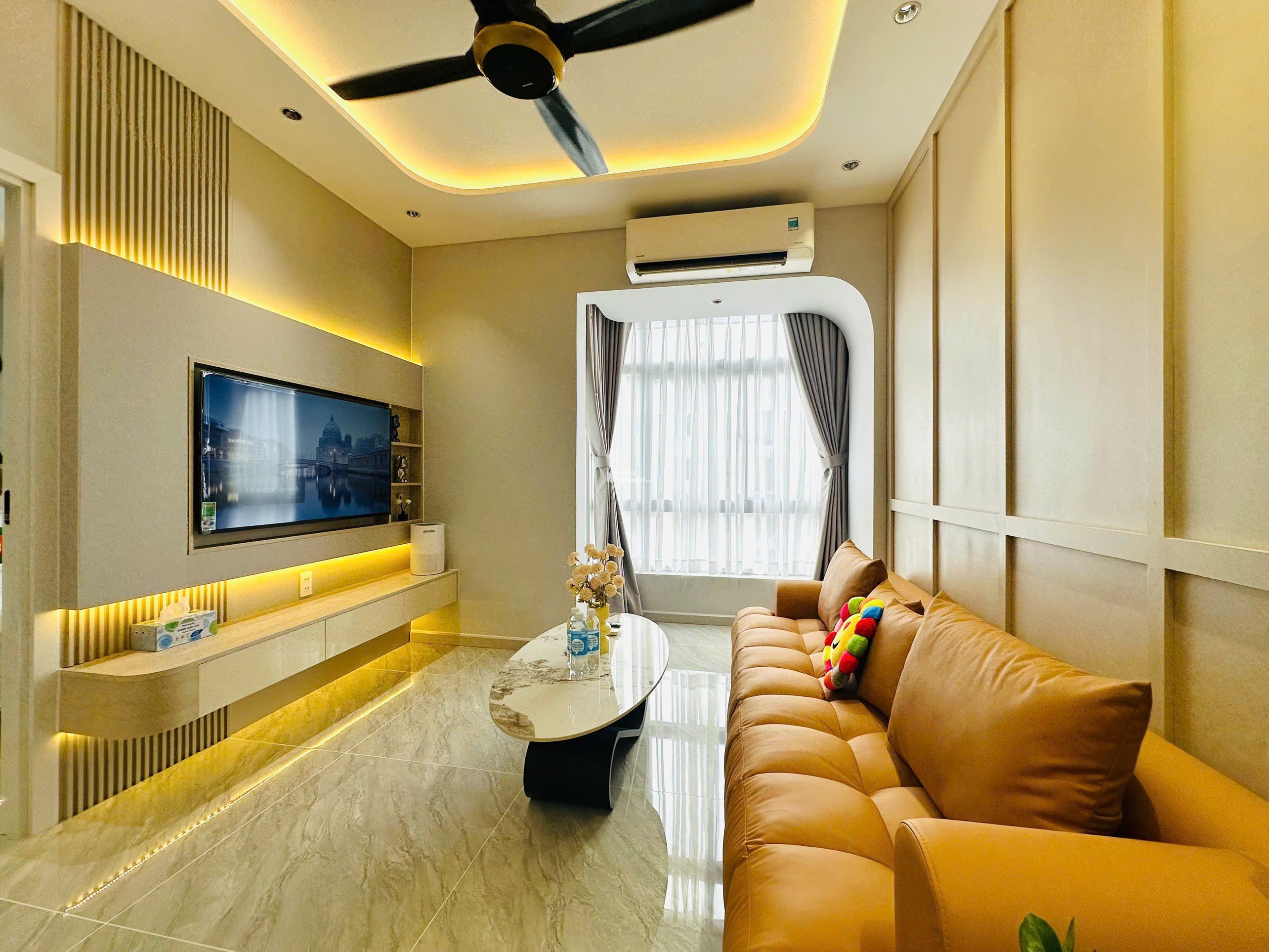 Bán nhanh căn hộ sky garden 2, PMH, Q7, DT 81m2, TK 3PN nhà mới đẹp, giá chỉ 5,7 tỷ 