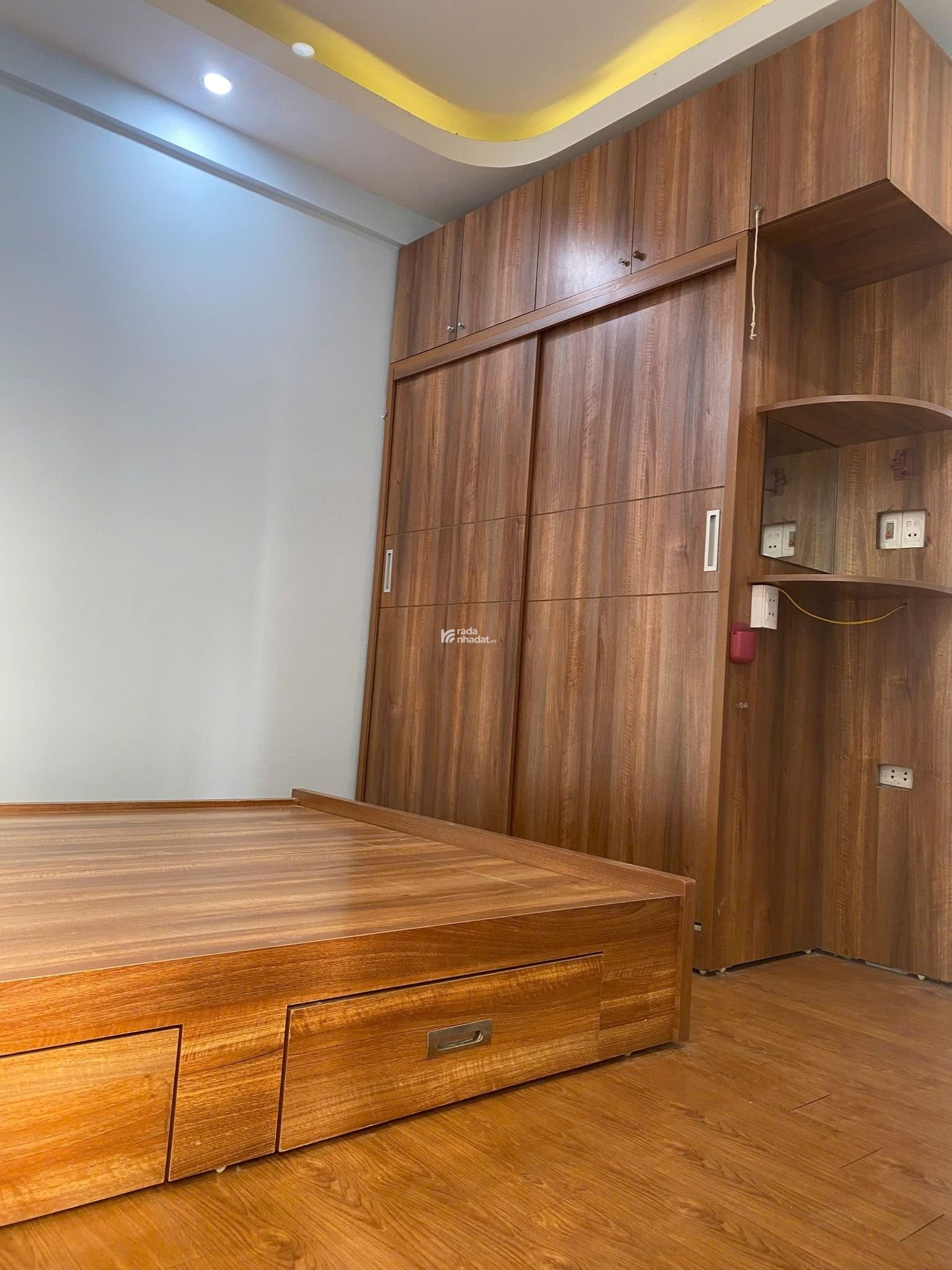 Cần tiền bán nhanh căn hộ chung cư tại Trung Yên Plaza, DT 111 m2, 3PN, 2WC, nội thất đẹp, giá rẻ
