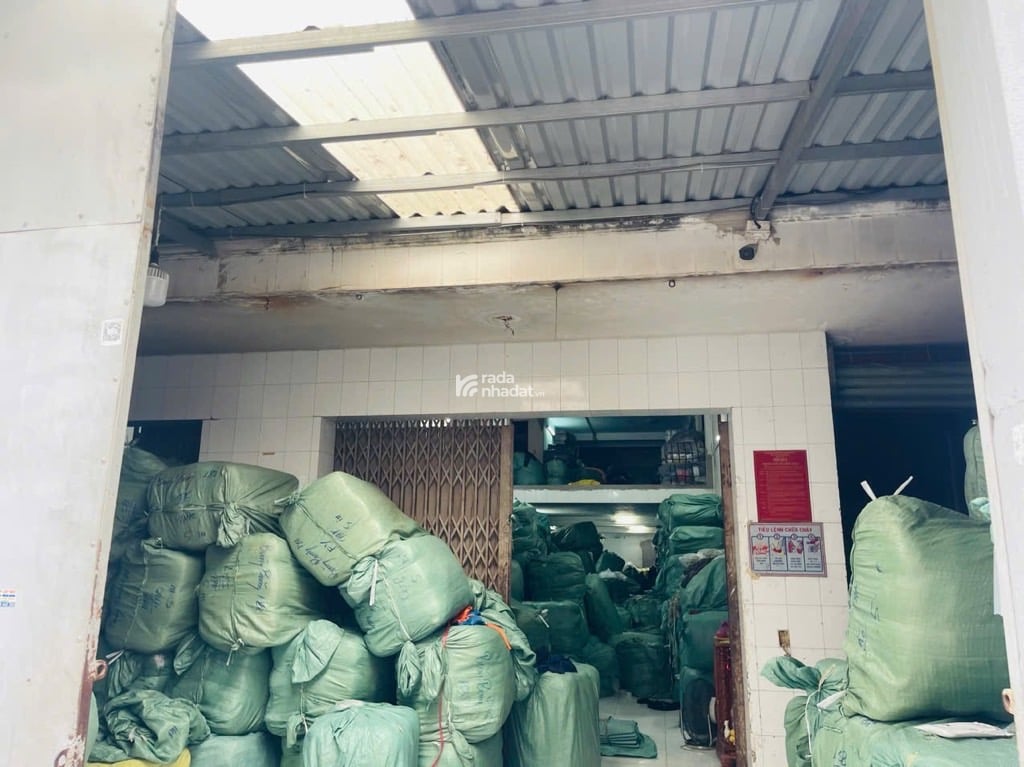 TRUNG TÂM TÂN PHÚ - NGAY THẠCH LAM- LUỸ BÁN BÍCH - NGANG 11M KHỦNG X 27M - DÒNG TIỀN 40 TRIỆU