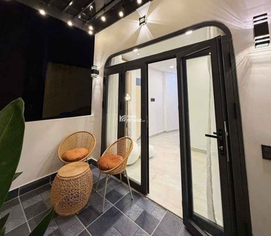 Nhà mới đẹp Cách Mạng Tháng Tám - Quận 3 - 67 m2 - 4 Tầng Sân thượng - 4.89 tỷ