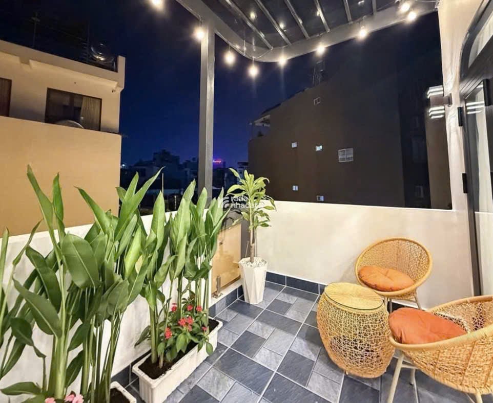 Nhà mới đẹp Cách Mạng Tháng Tám - Quận 3 - 67 m2 - 4 Tầng Sân thượng - 4.89 tỷ