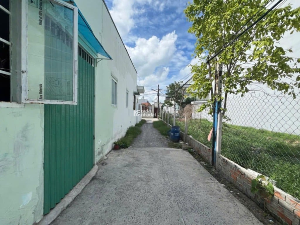 ĐẤT Ở DT KHỦNG 237M2, NGANG 15, HẺM 5M, TRUNG CHÁNH, HUYỆN HÓC MÔN, 