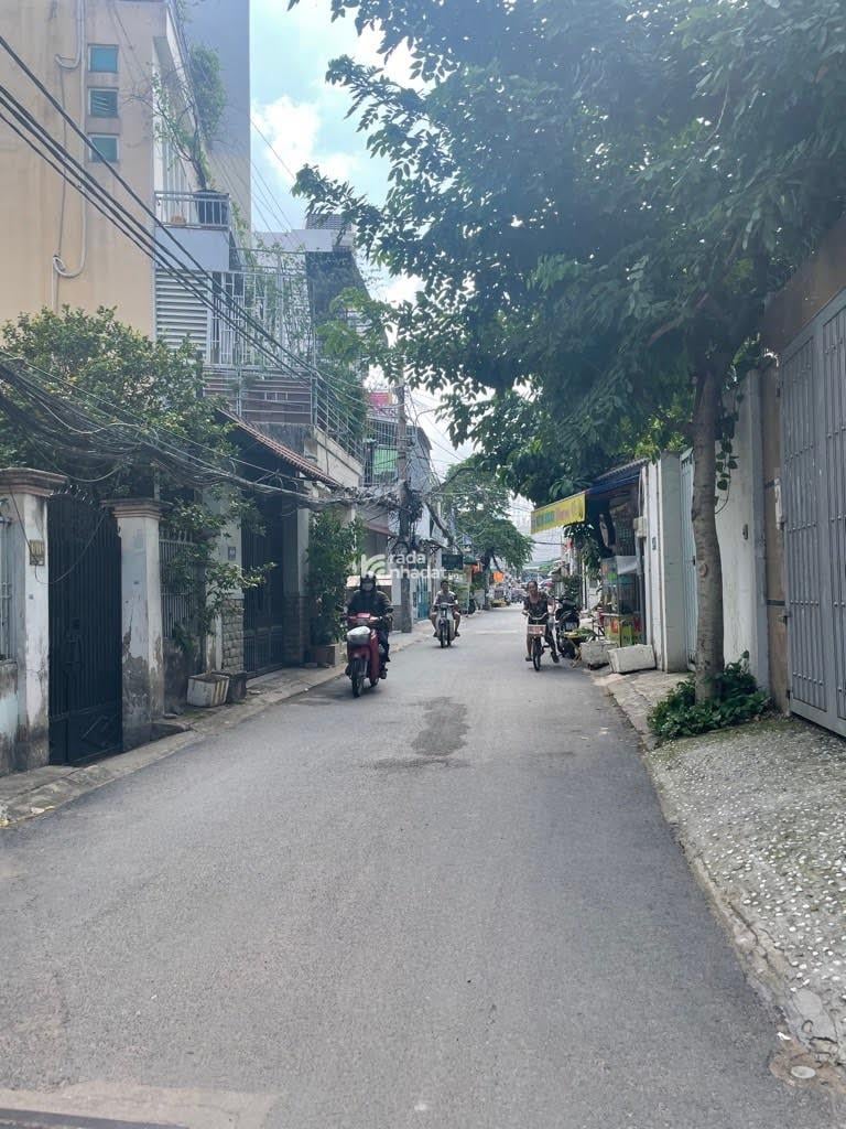 Bán nhà Gò Vấp, Phạm Văn Chiêu, hẻm xe hơi, gần khu DreamHome, 43m, 3 tầng, 4PN, 5.3 tỷ TL