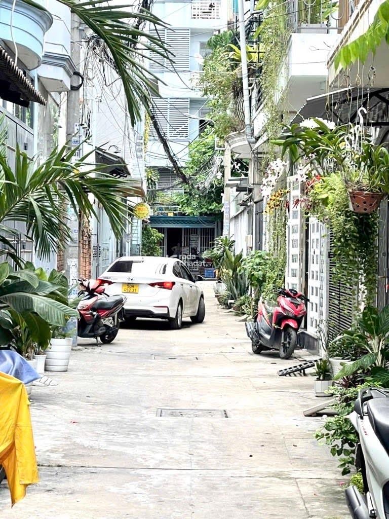 Bán nhà Gò Vấp, Phạm Văn Chiêu, hẻm xe hơi, gần khu DreamHome, 43m, 3 tầng, 4PN, 5.3 tỷ TL
