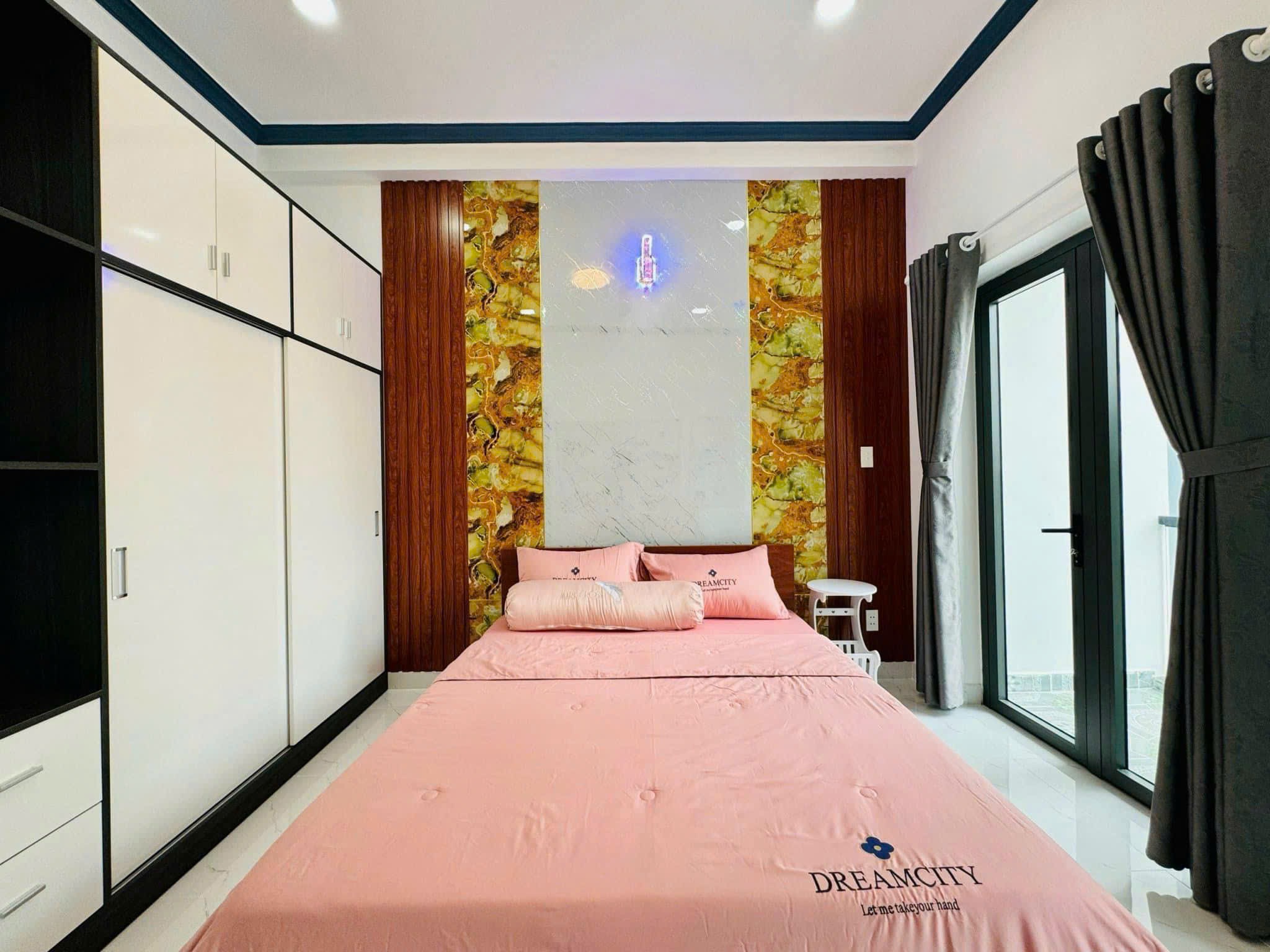 BÁN GẤP NHÀ 2 lầu 1 sân thượng 53,76m2 Đường Võ Văn Tần P5 Quận 3 HCM